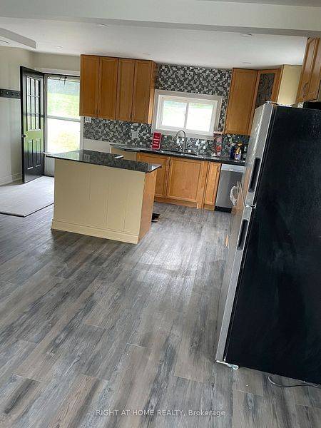 Oro-medonte, ON L3V 6H2,8162 Highway 12 RD W