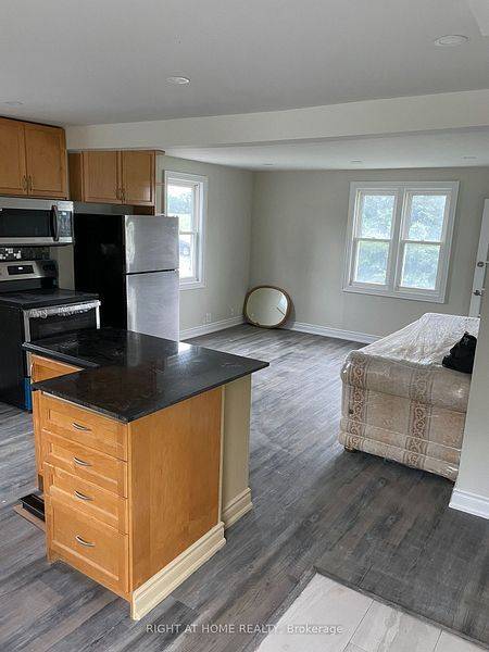 Oro-medonte, ON L3V 6H2,8162 Highway 12 RD W