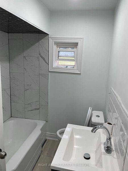 Oro-medonte, ON L3V 6H2,8162 Highway 12 RD W