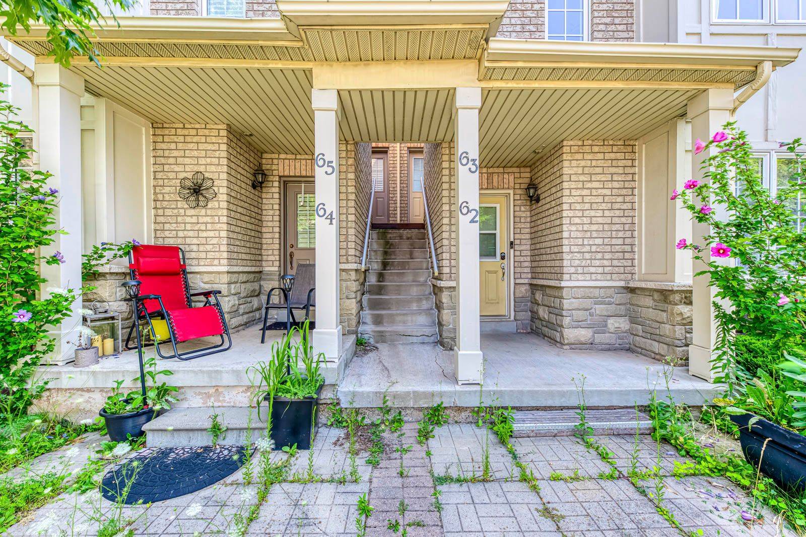 Oakville, ON L6M 4M7,1489 Heritage WAY #63