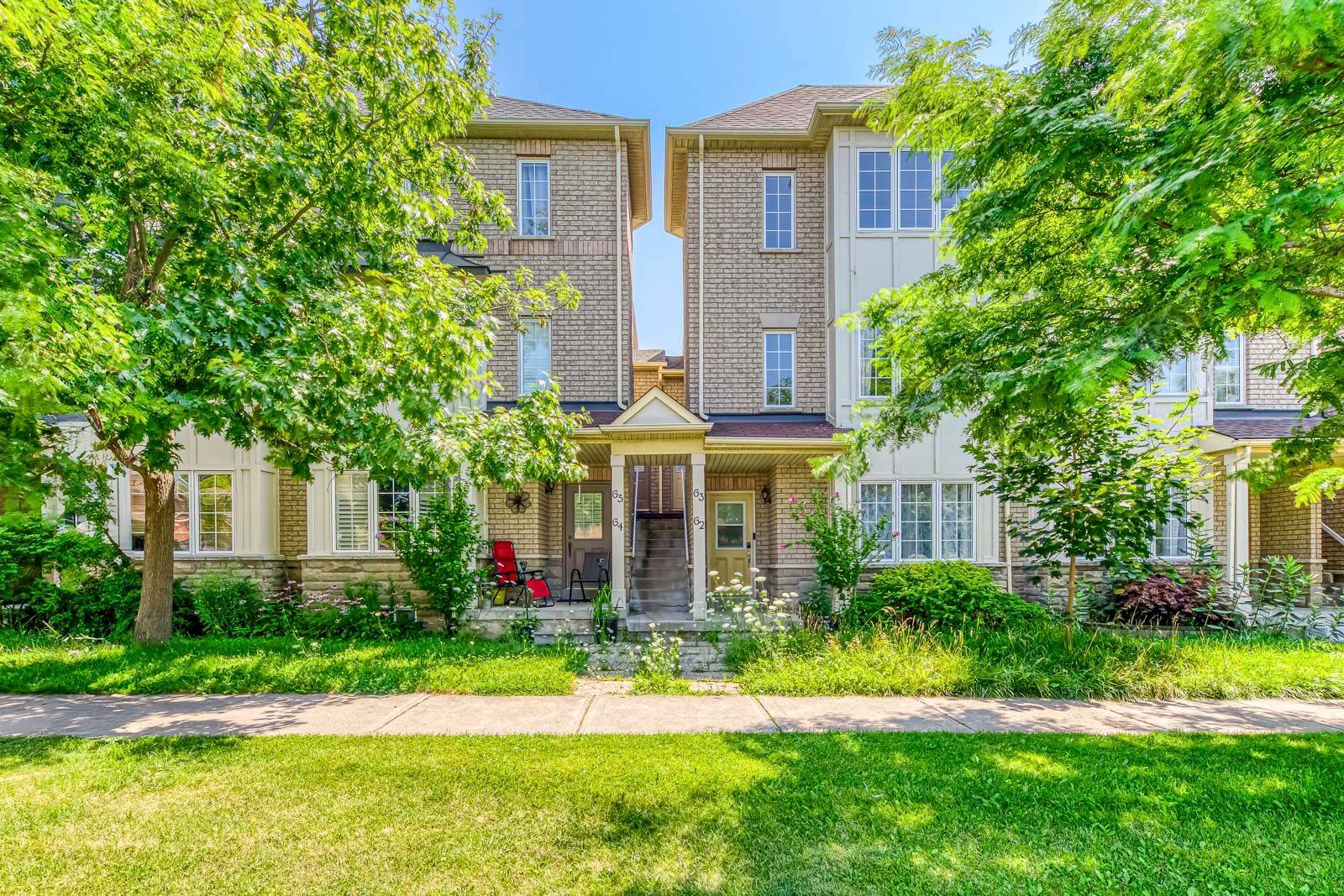 Oakville, ON L6M 4M7,1489 Heritage WAY #63