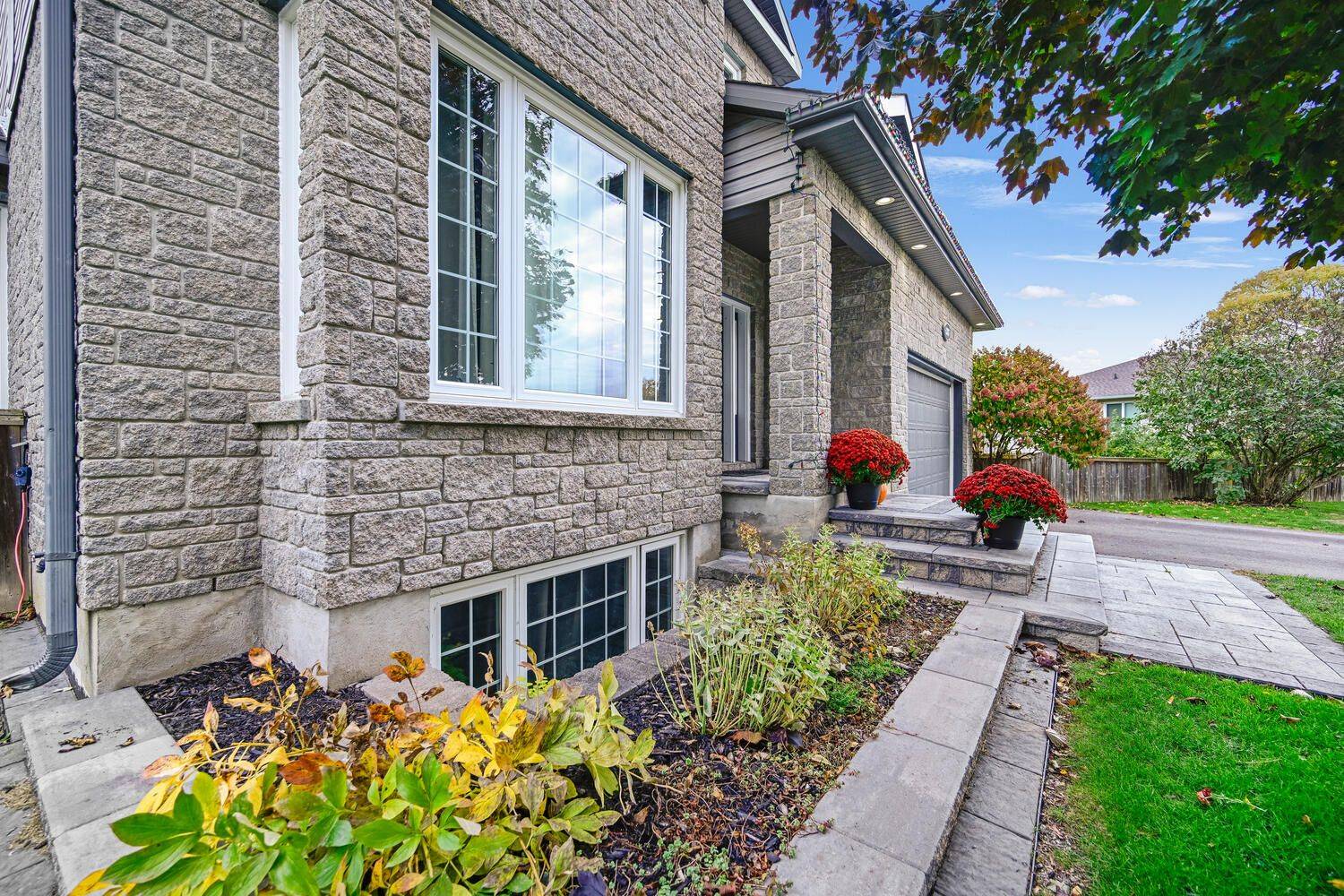 Brockville, ON K6V 6Y2,1337 Cuthbertson AVE