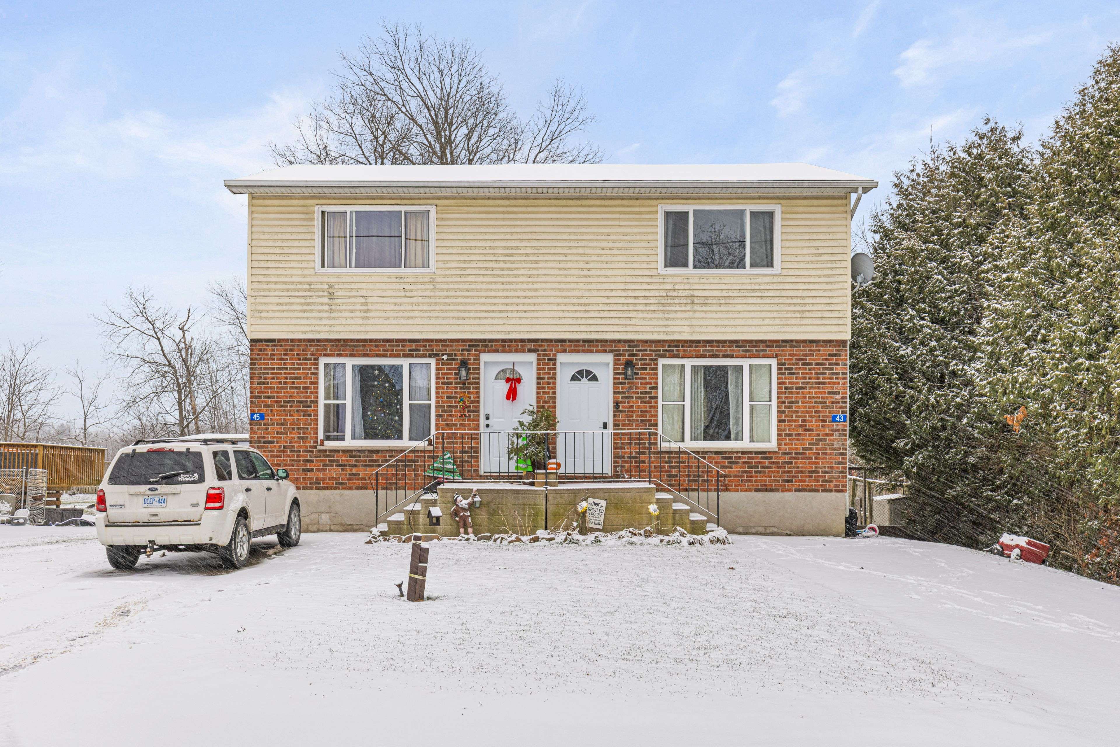 Lansdowne Village, ON K0E 1L0,43/45 Railway ST