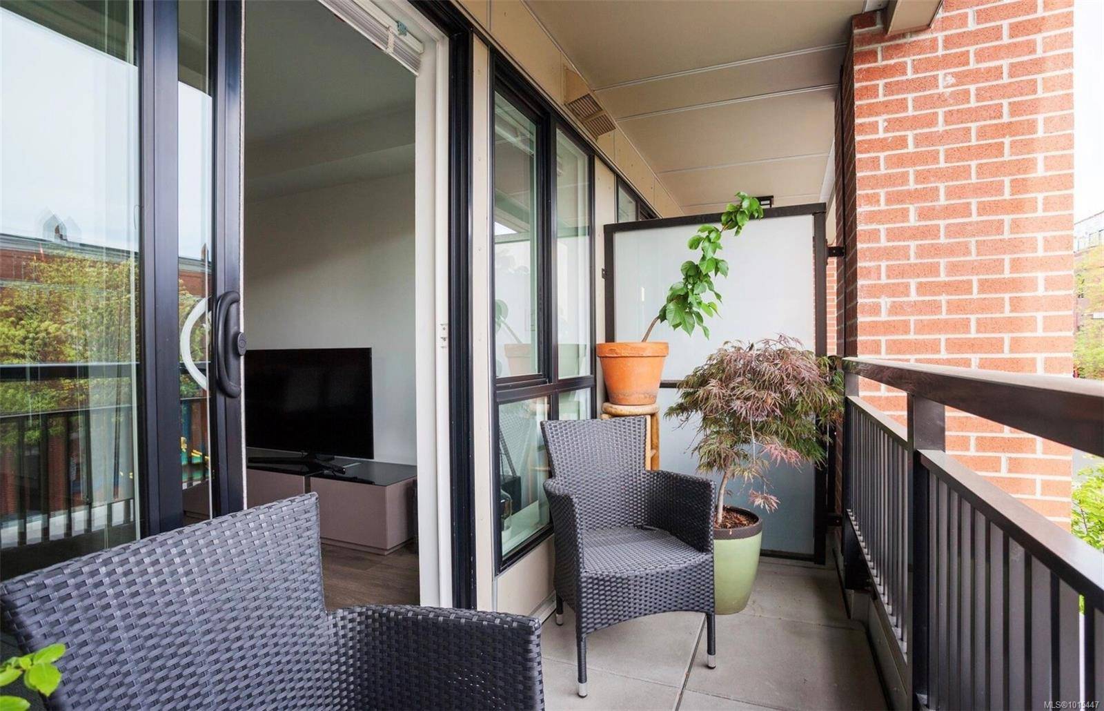 Victoria, BC V8W 0C6,528 Pandora Ave #212