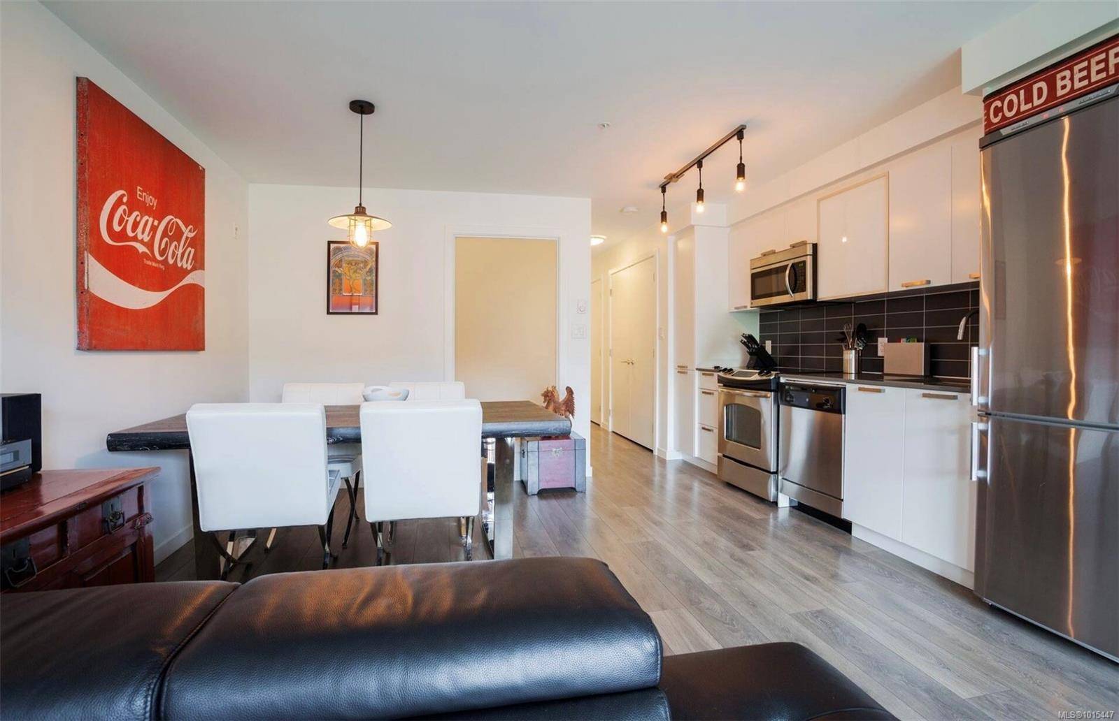 Victoria, BC V8W 0C6,528 Pandora Ave #212