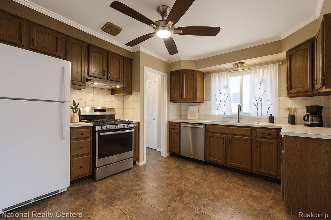 Allen Park, MI 48101,7159 Luana AVE