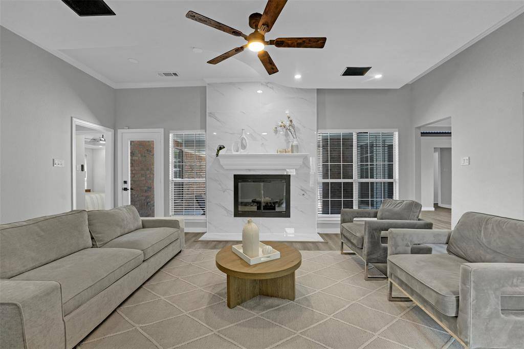 Desoto, TX 75115,628 Heather Knoll Drive