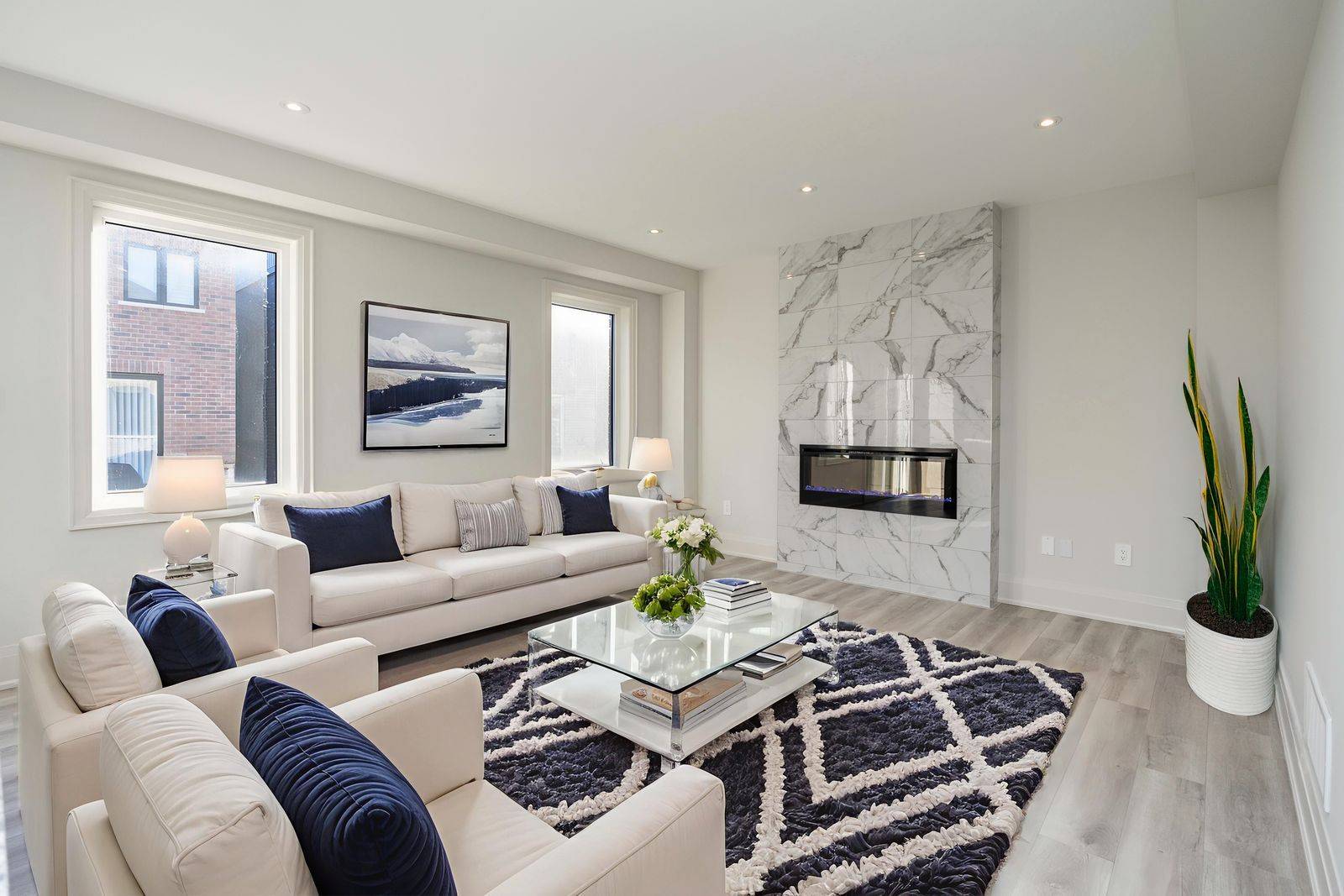 Barrie, ON L9J 0Z4,176 Durham AVE