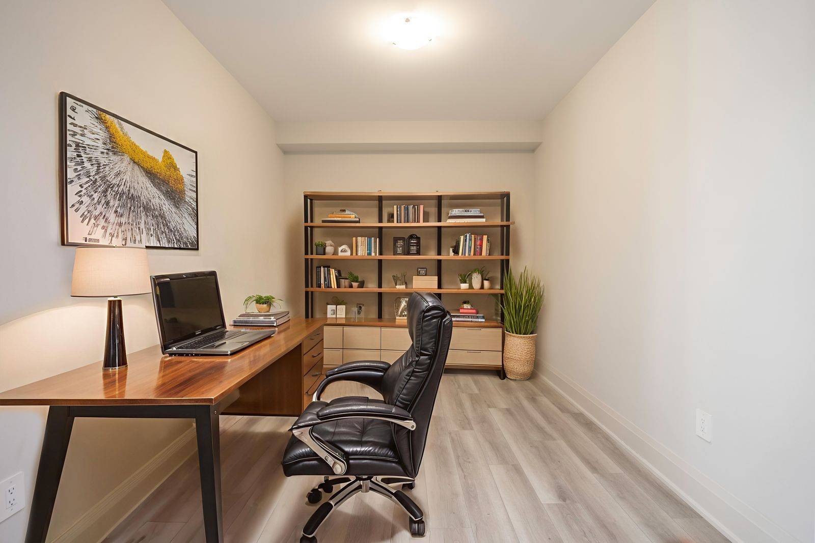 Barrie, ON L9J 0Z4,176 Durham AVE