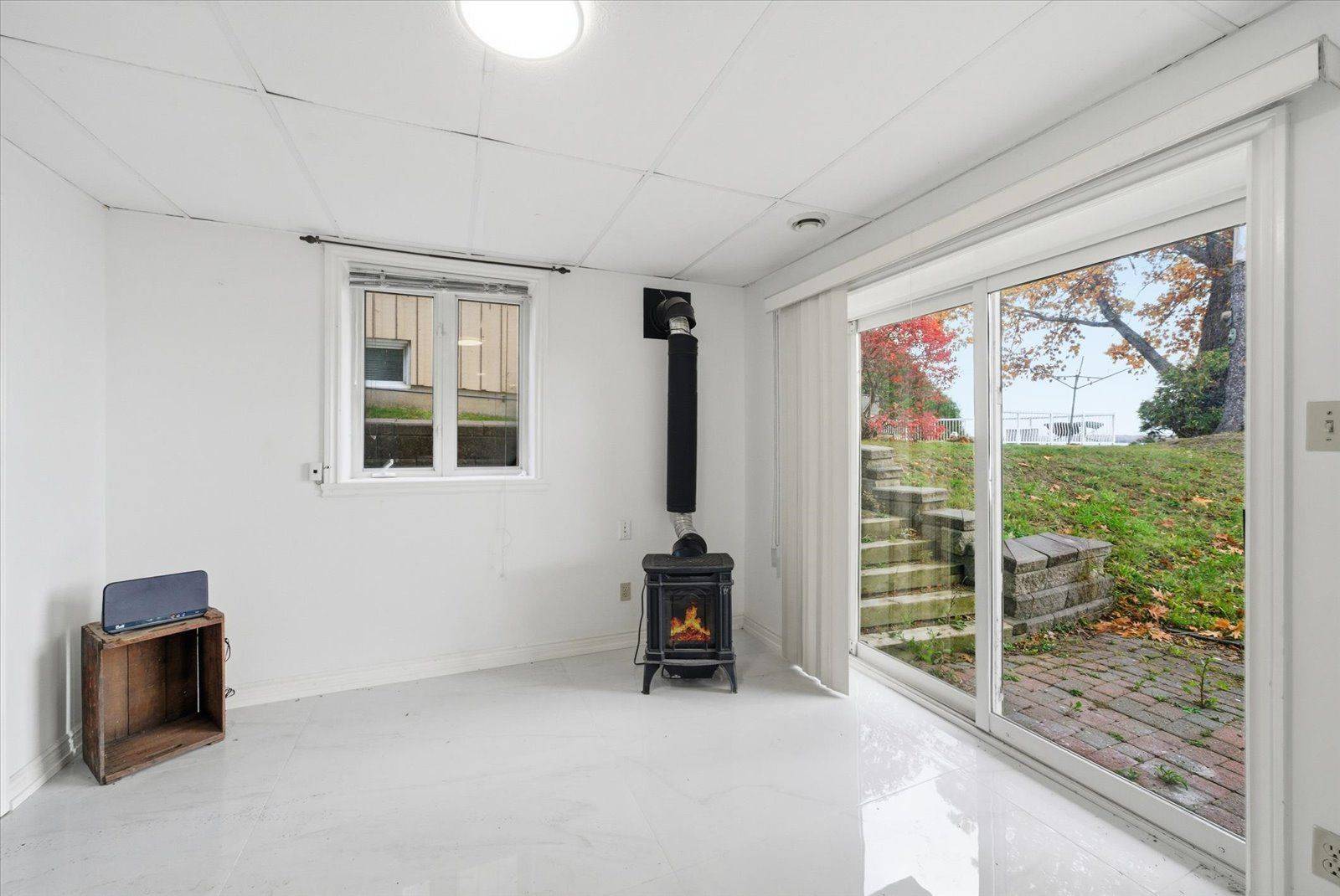 Severn, ON L3V 6H3,2999 Lakeside DR #Lower Level