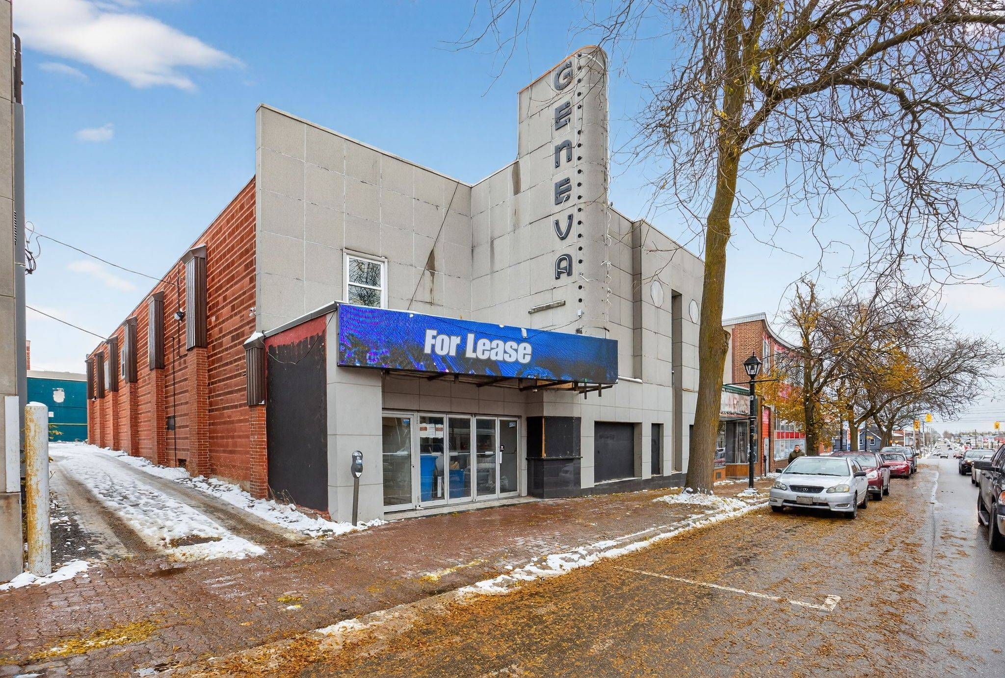 Orillia, ON L3V 5B8,16 West ST S