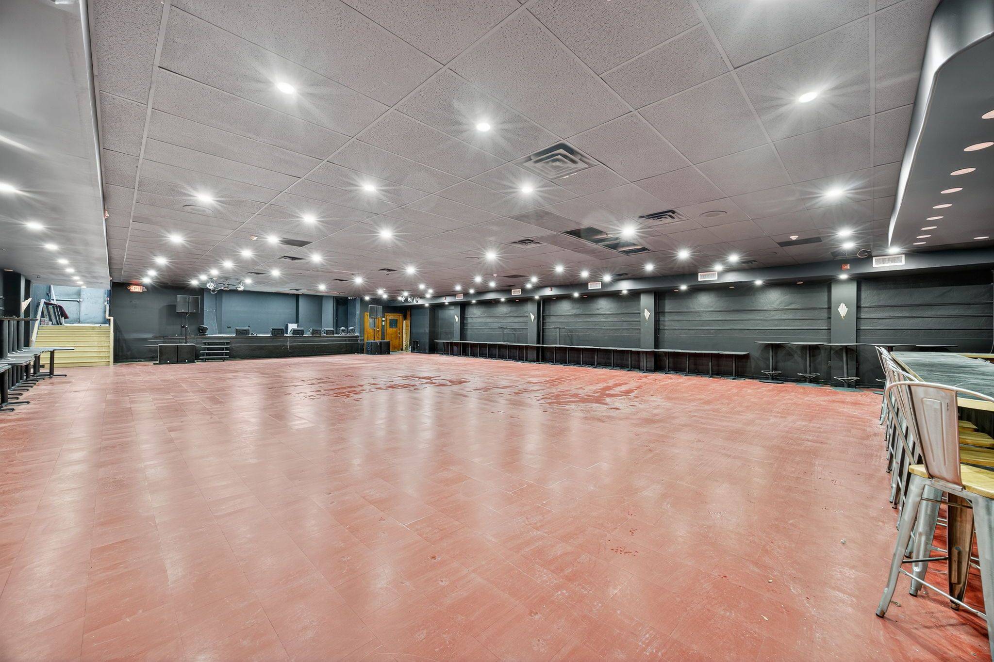 Orillia, ON L3V 5B8,16 West ST S