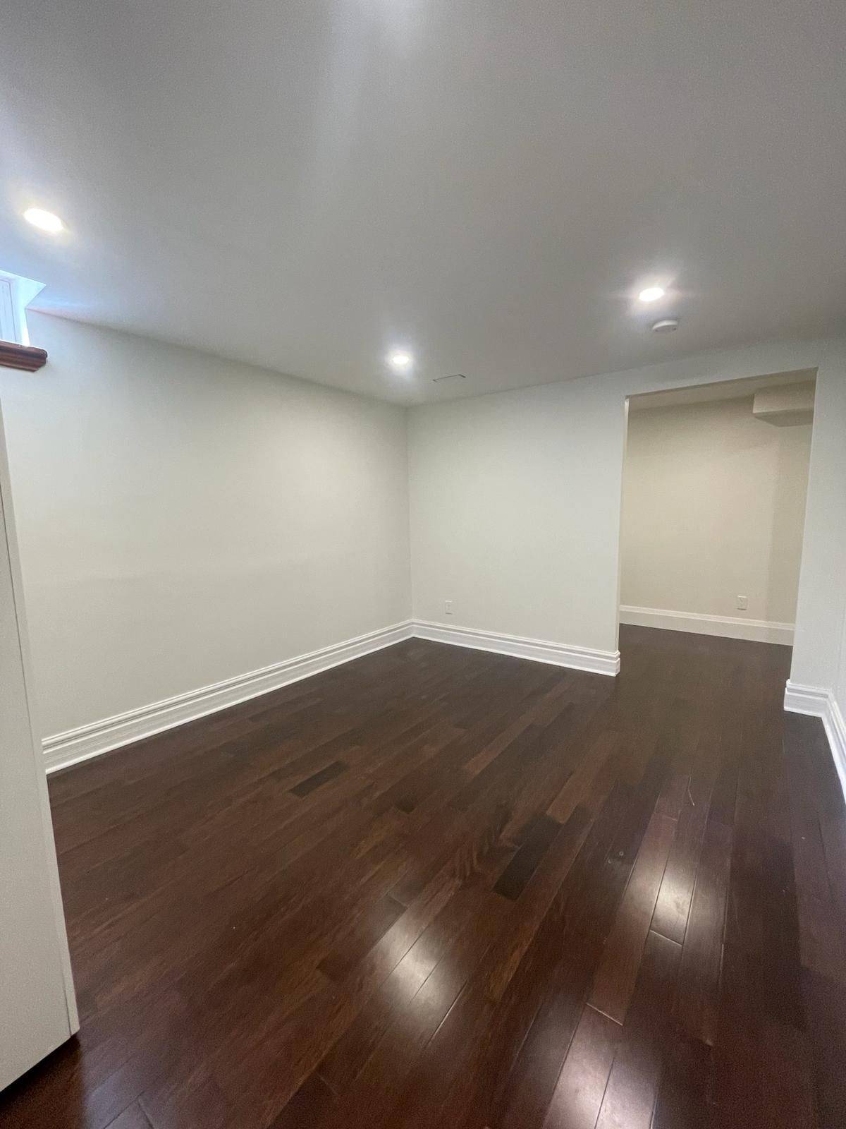 Mississauga, ON L4W 3K8,1000 Lovingston CRES