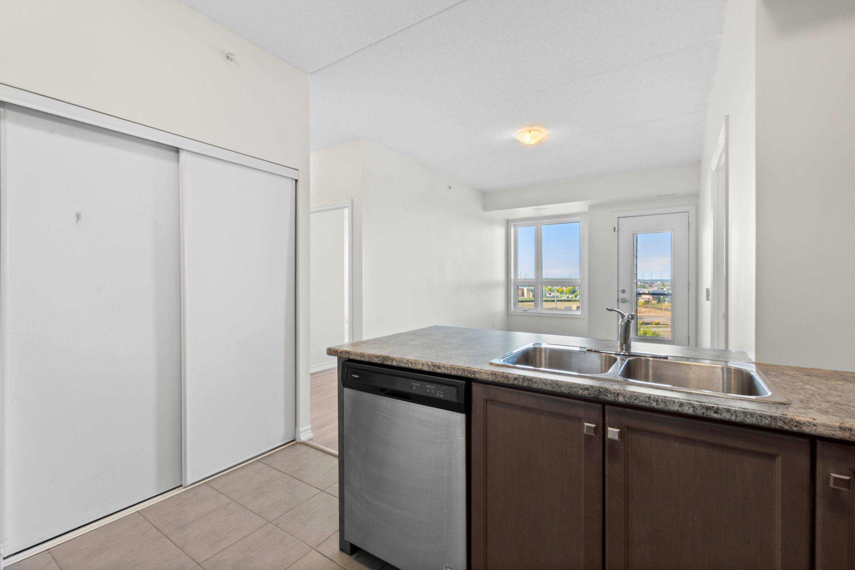 Milton, ON L9T 9A6,630 Sauve ST #511