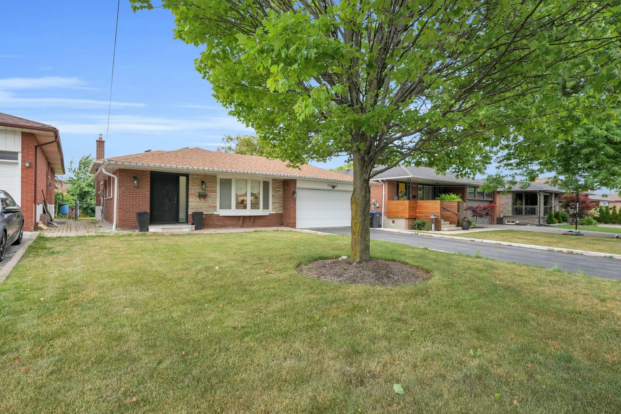 Mississauga, ON L5A 2T1,2515 Hensall ST