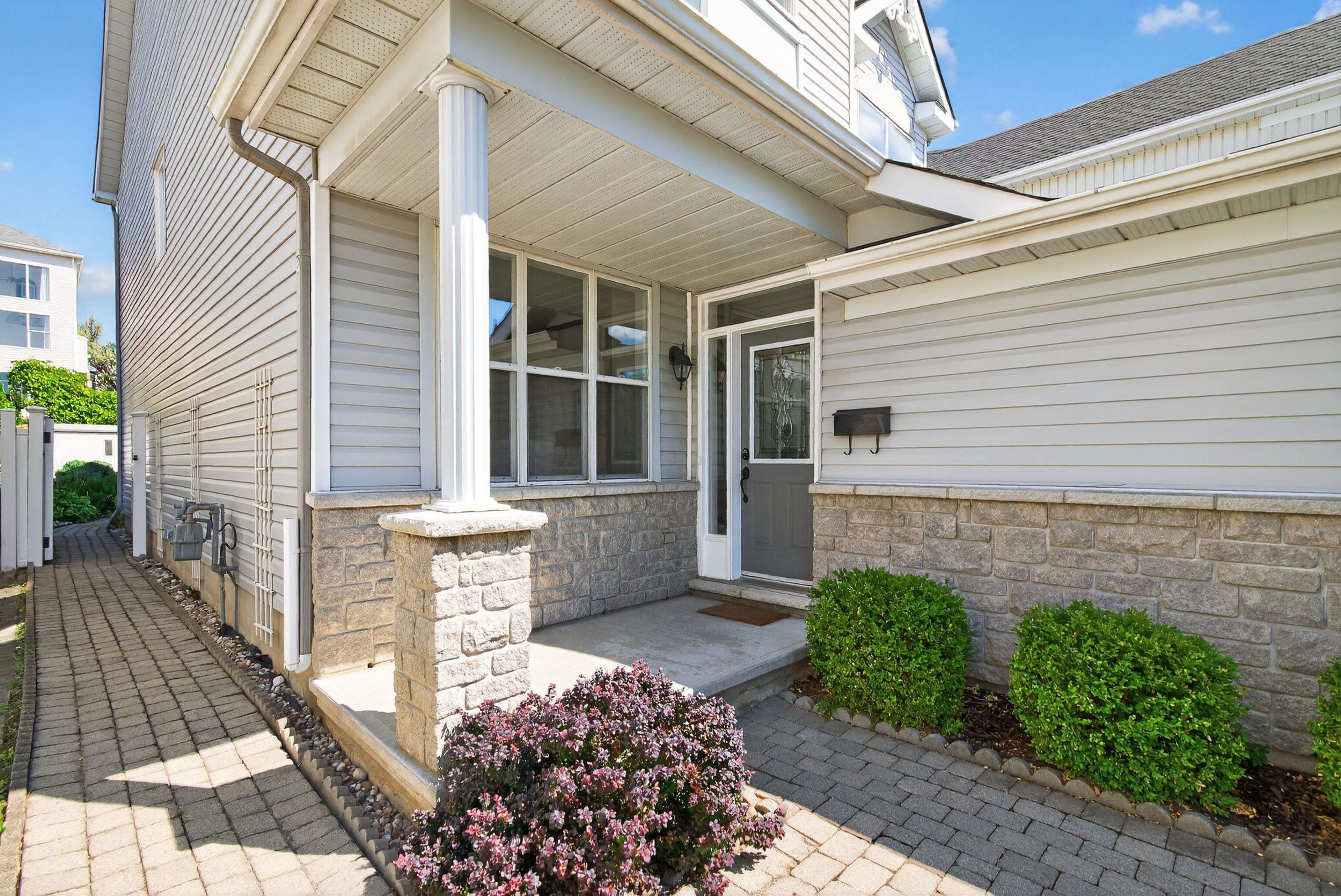 Kanata, ON K2T 1G4,50 Insmill CRES