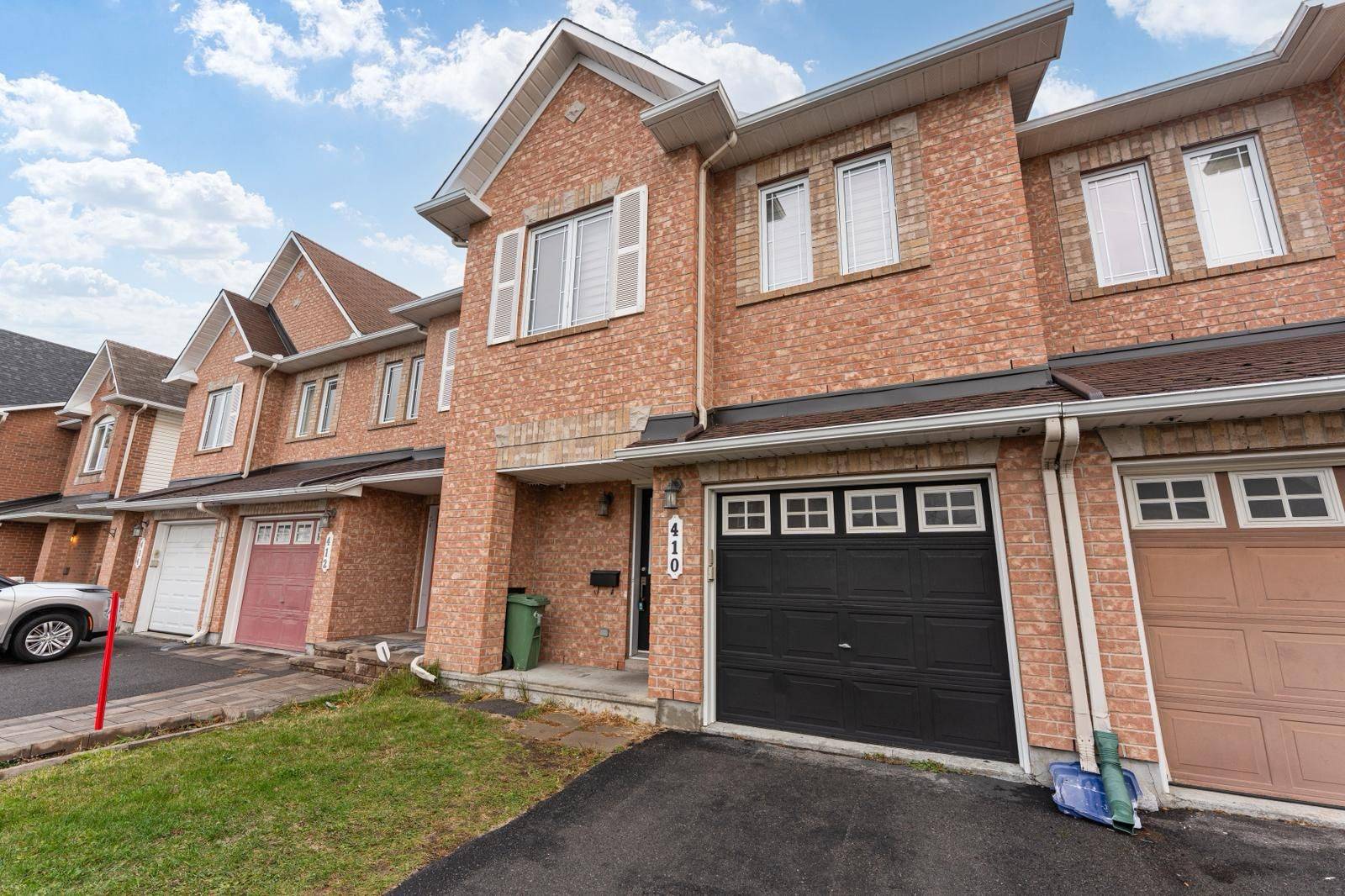 Orleans - Cumberland And Area, ON K4A 0J7,410 GOLDENBROOK WAY