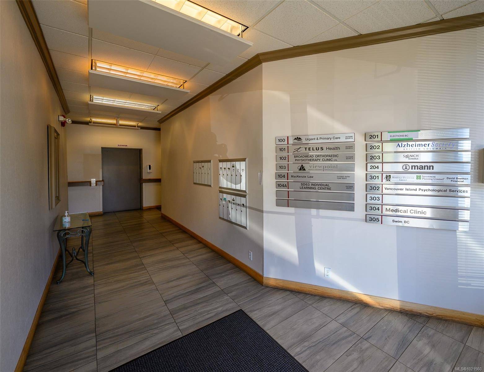 Saanich, BC V8X 5J2,4420 Chatterton Way #204