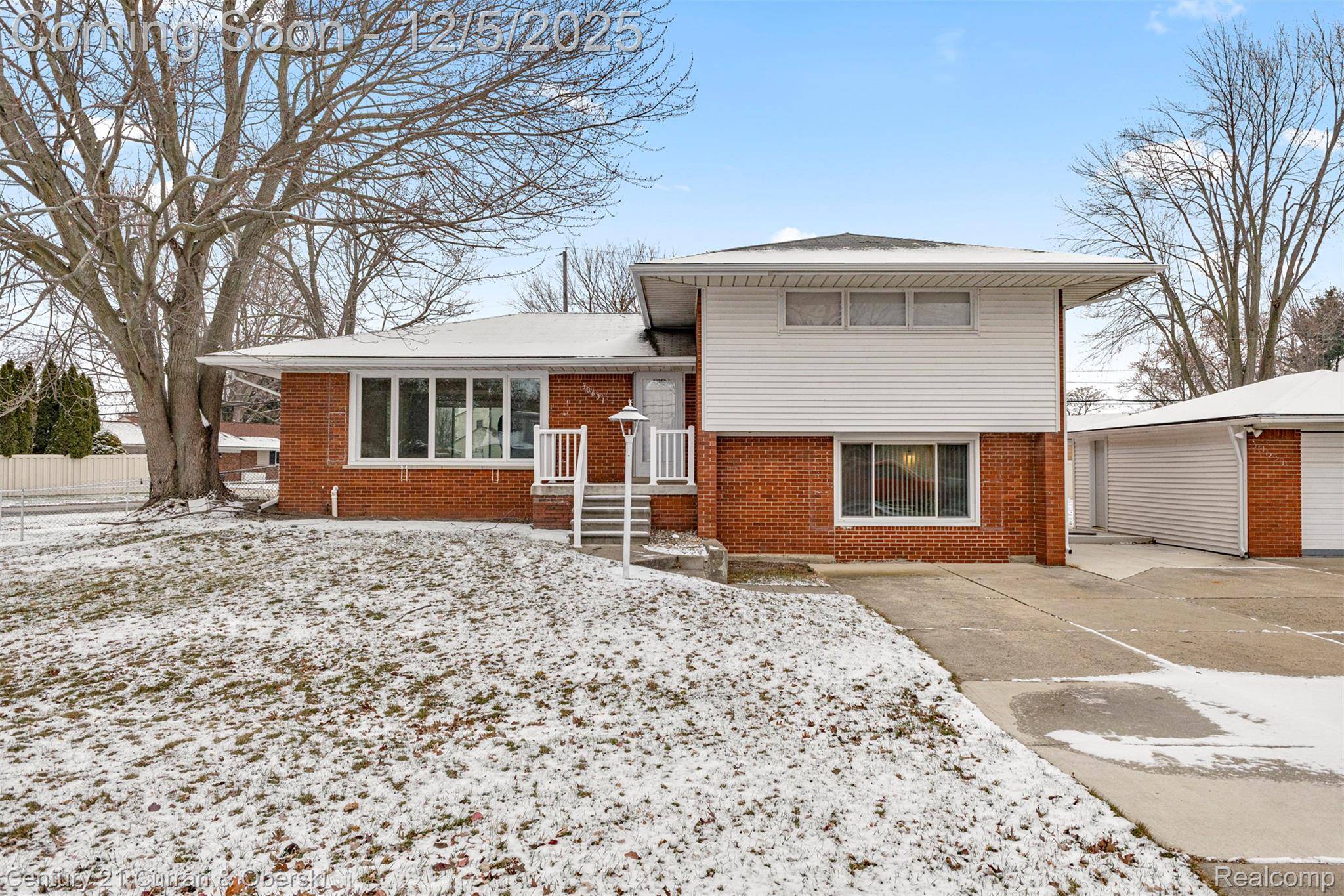 Gibraltar, MI 48173,30631 Bayview DR