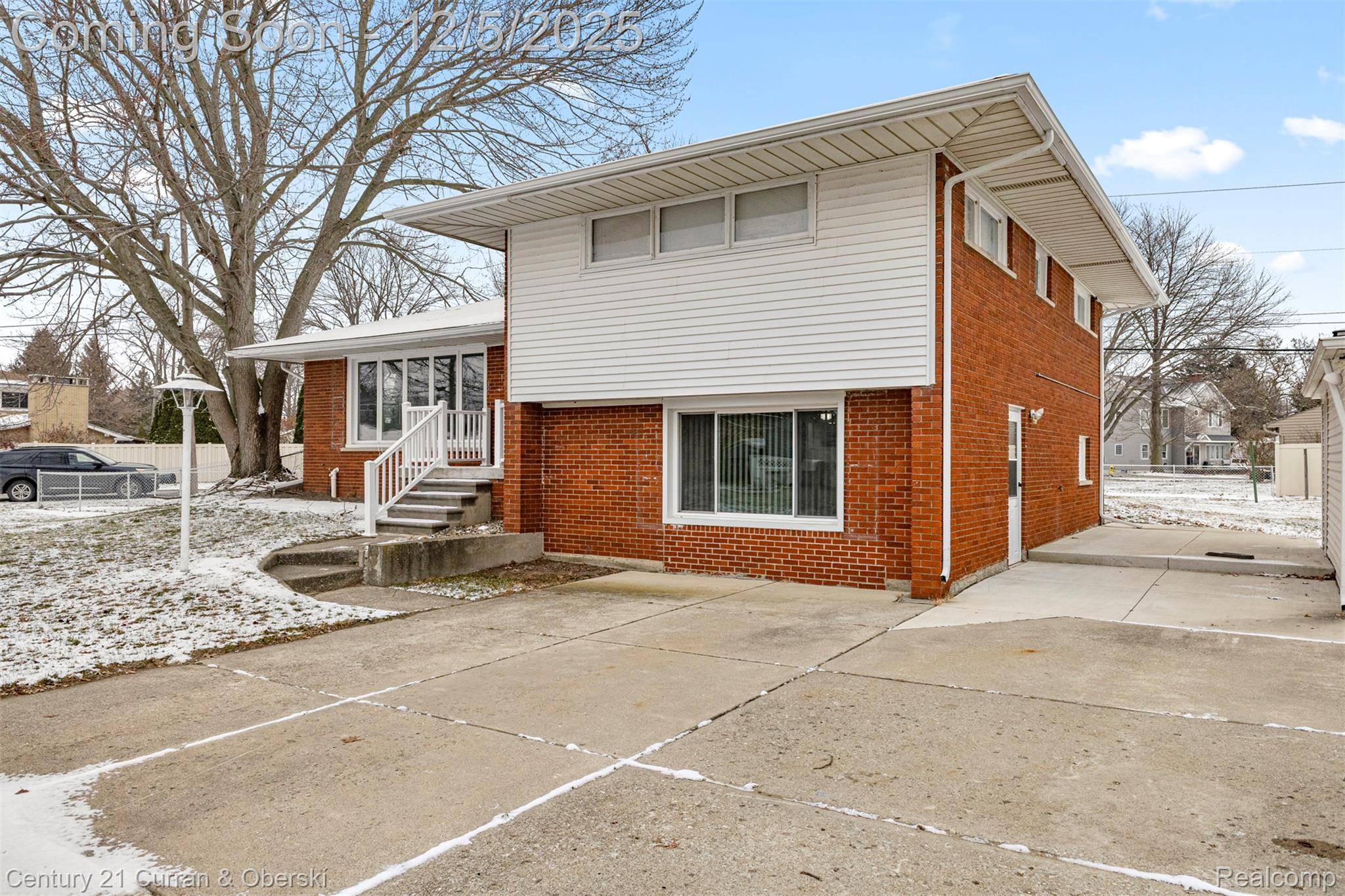 Gibraltar, MI 48173,30631 Bayview DR