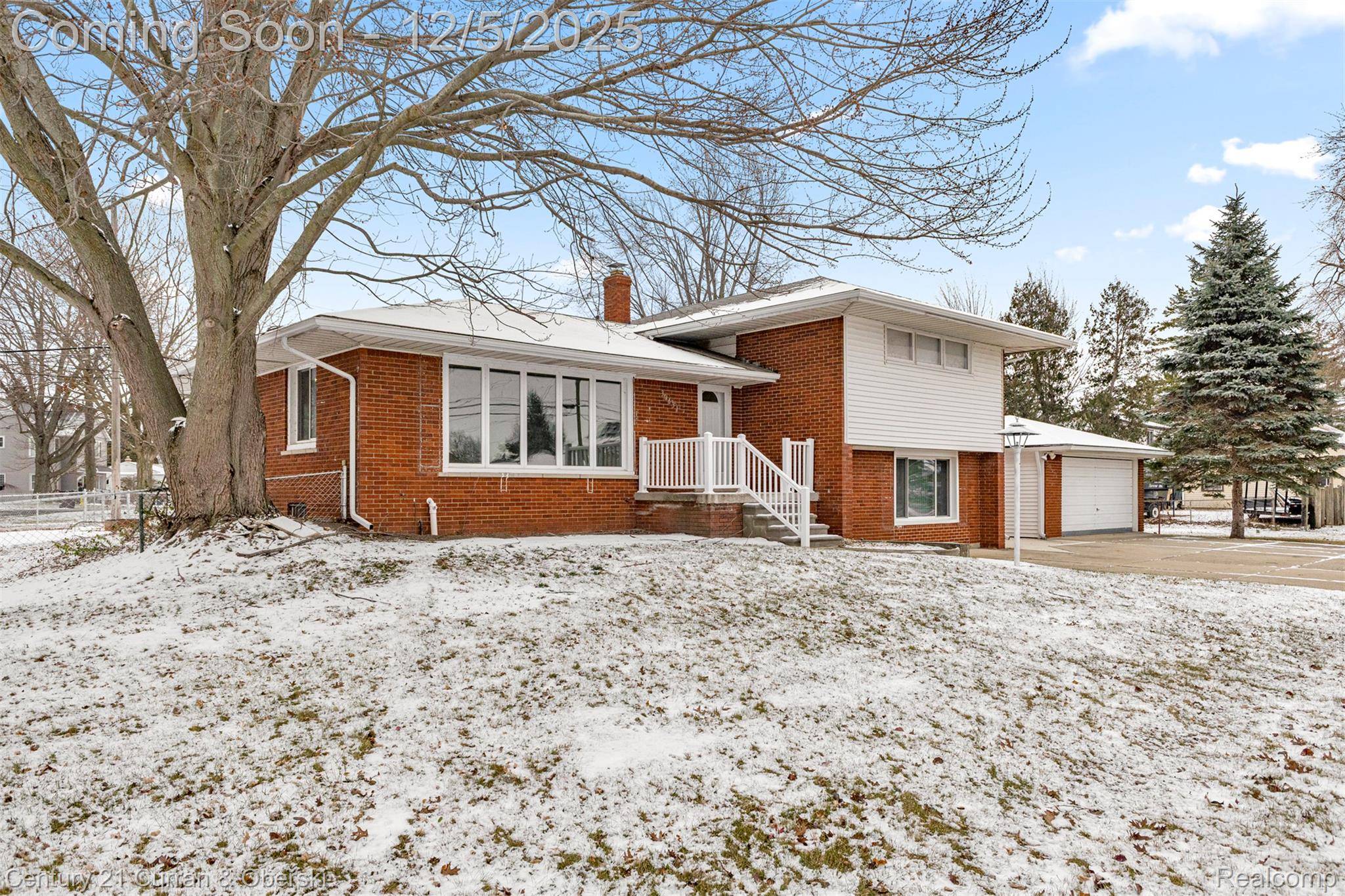 Gibraltar, MI 48173,30631 Bayview DR