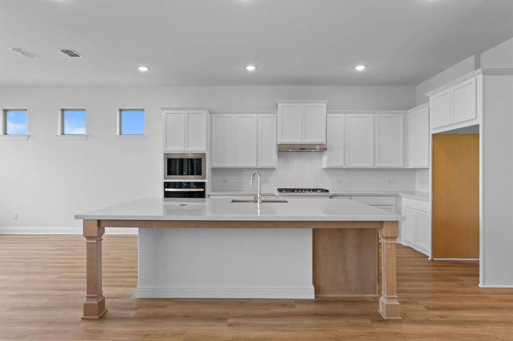 Waxahachie, TX 75165,257 Basketflower Drive