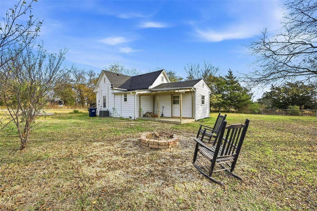 Whitewright, TX 75491,507 E Maple Street