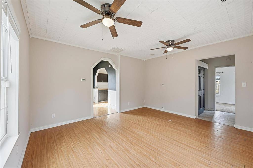 Whitewright, TX 75491,507 E Maple Street