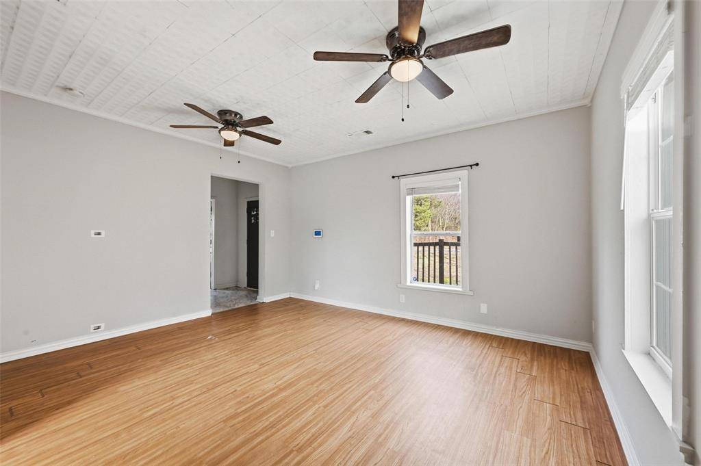 Whitewright, TX 75491,507 E Maple Street