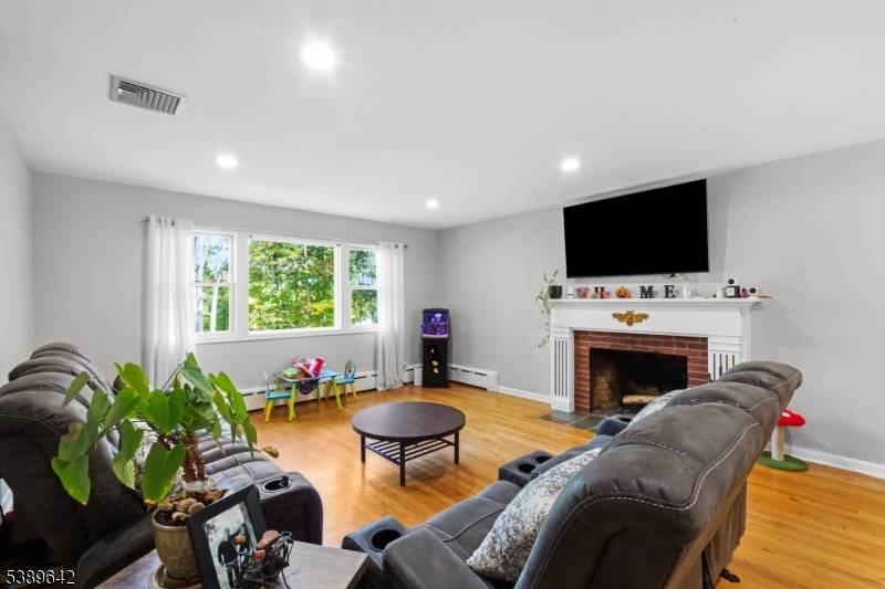 Warren Twp., NJ 07059,202 Mount Horeb Rd