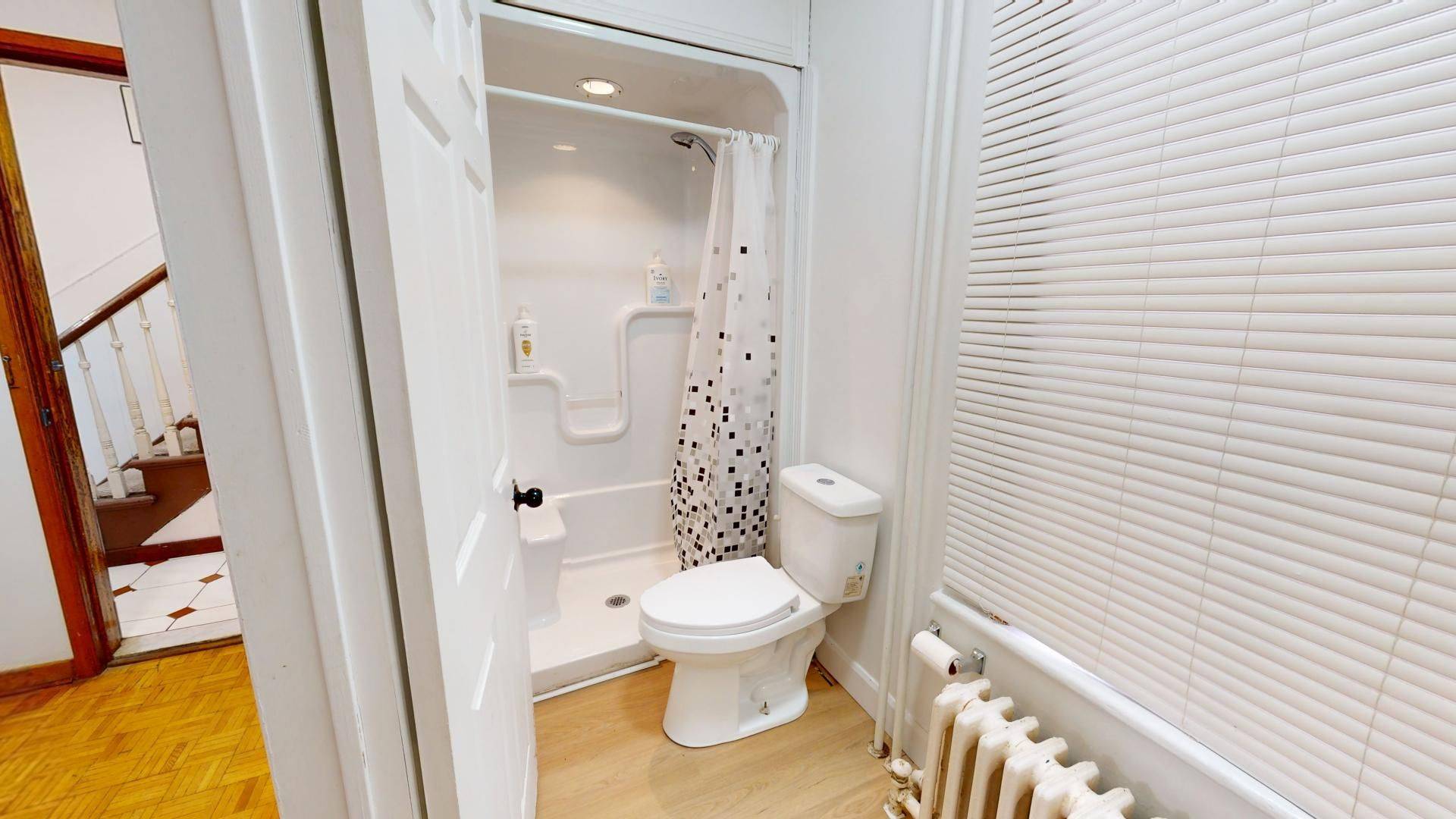 Toronto C01, ON M6J 1B9,36 Mitchell AVE