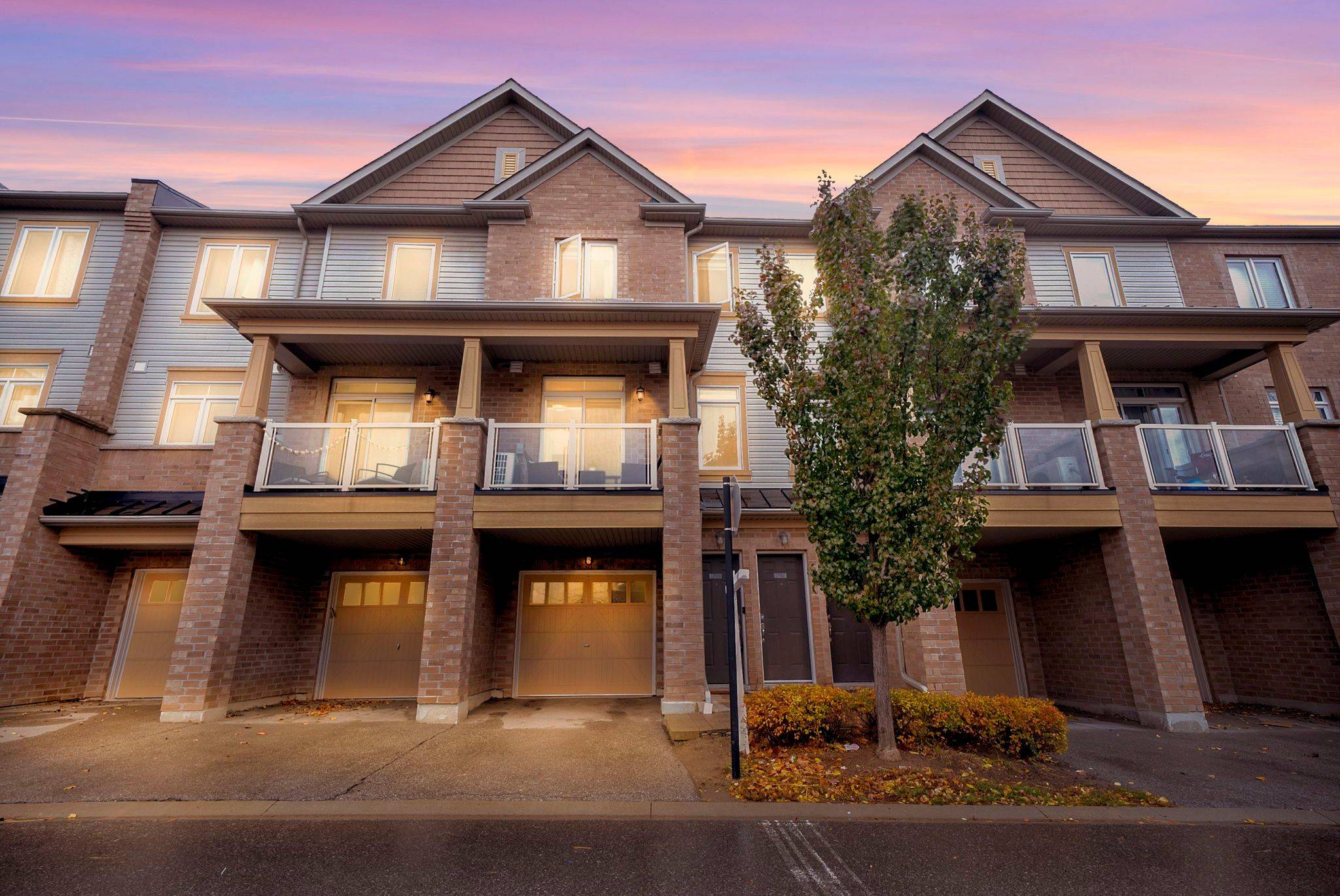 Pickering, ON L1X 0E4,1730 Grenwich GLN #249