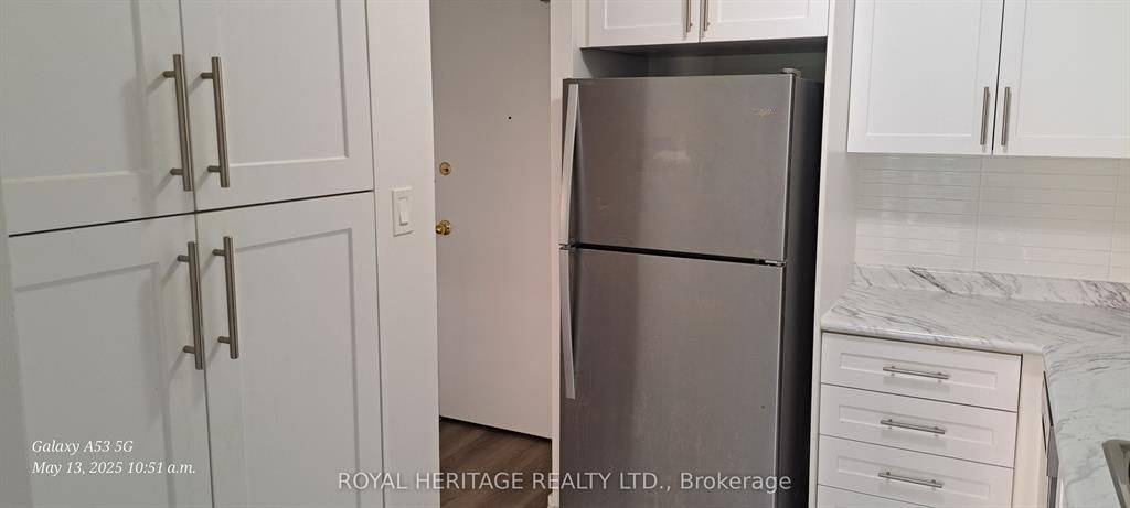 Oshawa, ON L1G 4W3,945 Simcoe ST N #1