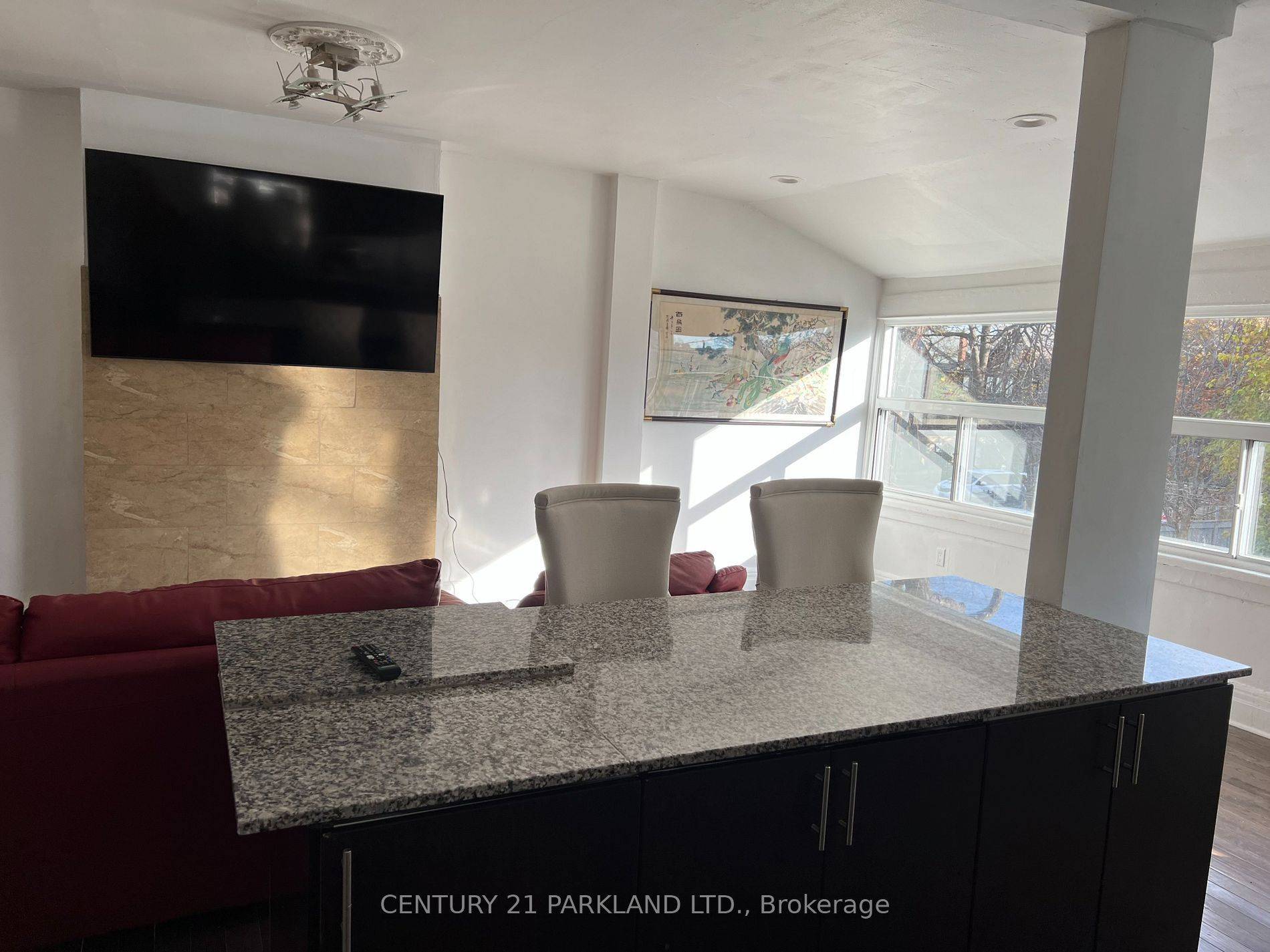 Toronto E01, ON M4K 1M7,2 Dearbourne AVE