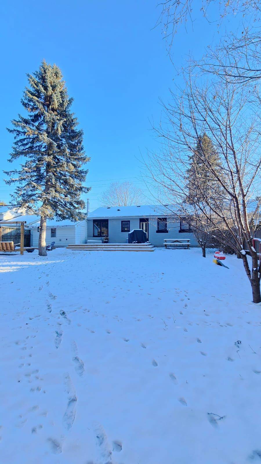 Adjala-tosorontio, ON L0M 1J0,7978 Main ST