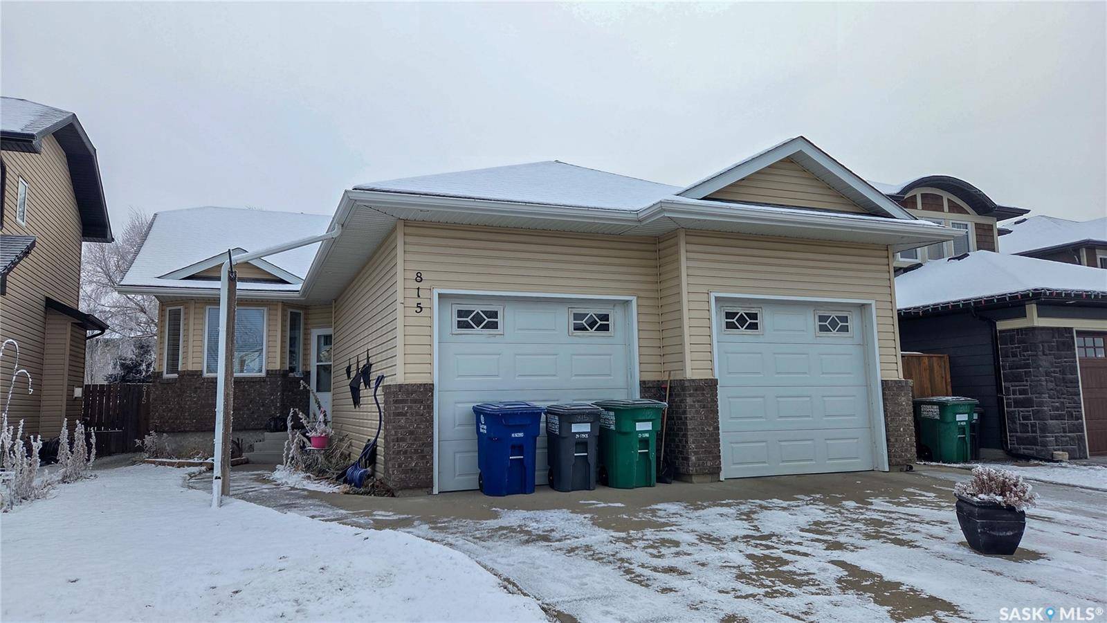 Saskatoon, SK S7T 0C5,815 Lynd CRESCENT