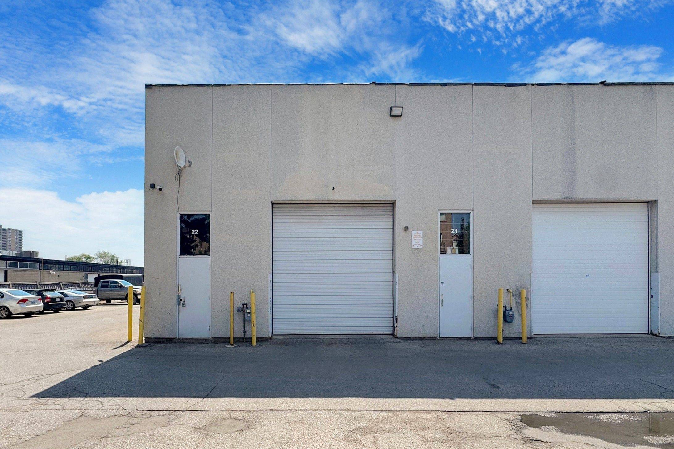 Toronto W04, ON M6M 5G3,130 Industry ST #21