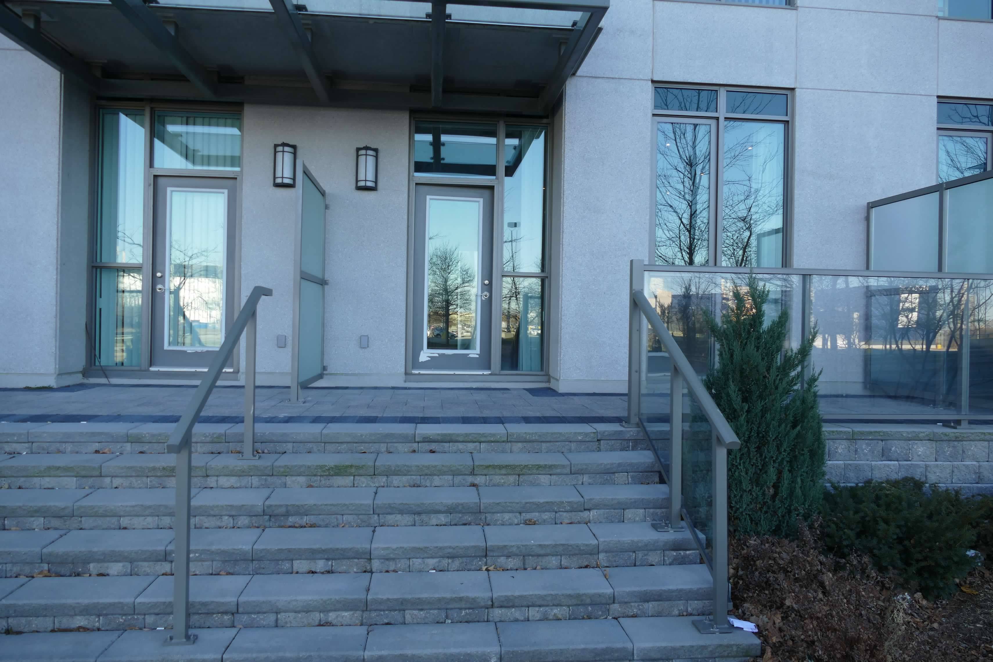 Mississauga, ON L5B 0C8,339 Rathburn RD #115