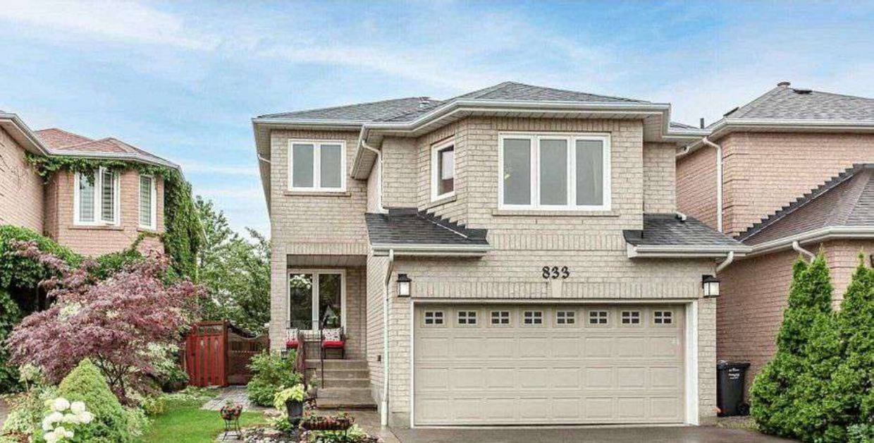Mississauga, ON L5V 2G6,833 Mays CRES #Upper
