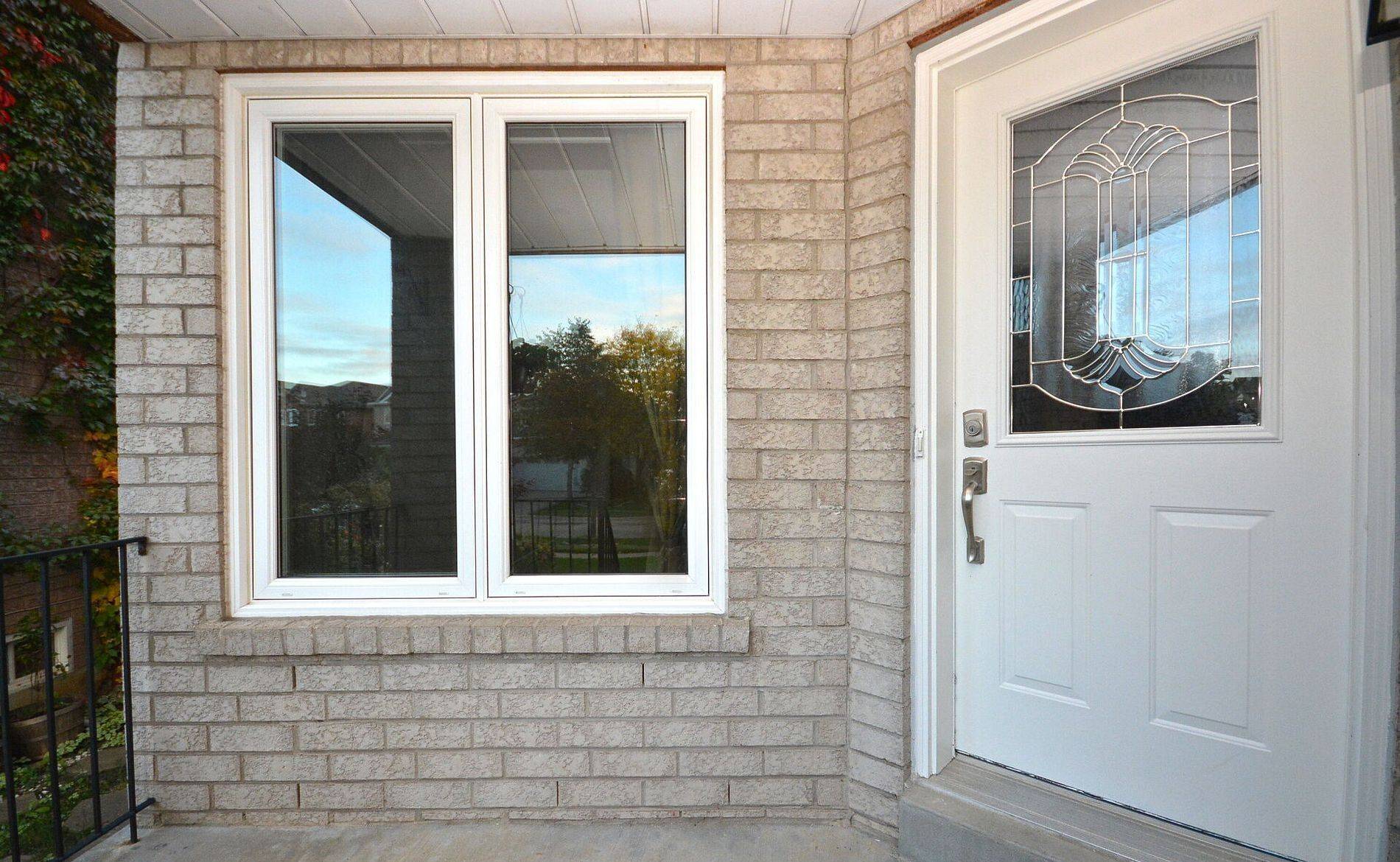 Mississauga, ON L5V 2G6,833 Mays CRES #Upper