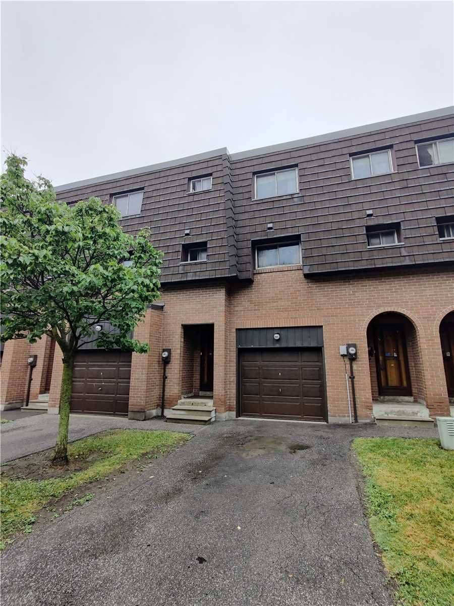 Brampton, ON L6T 1W7,50 Darras CT