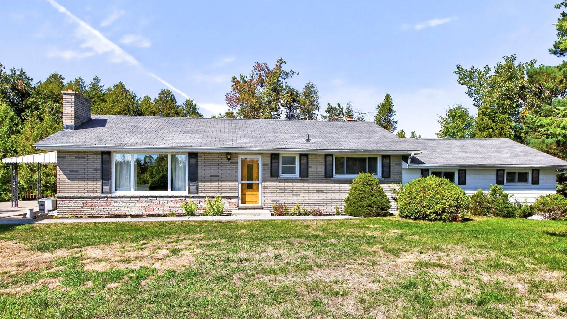 Douro-dummer, ON K9J 6Y2,374 County Road 4 N/A