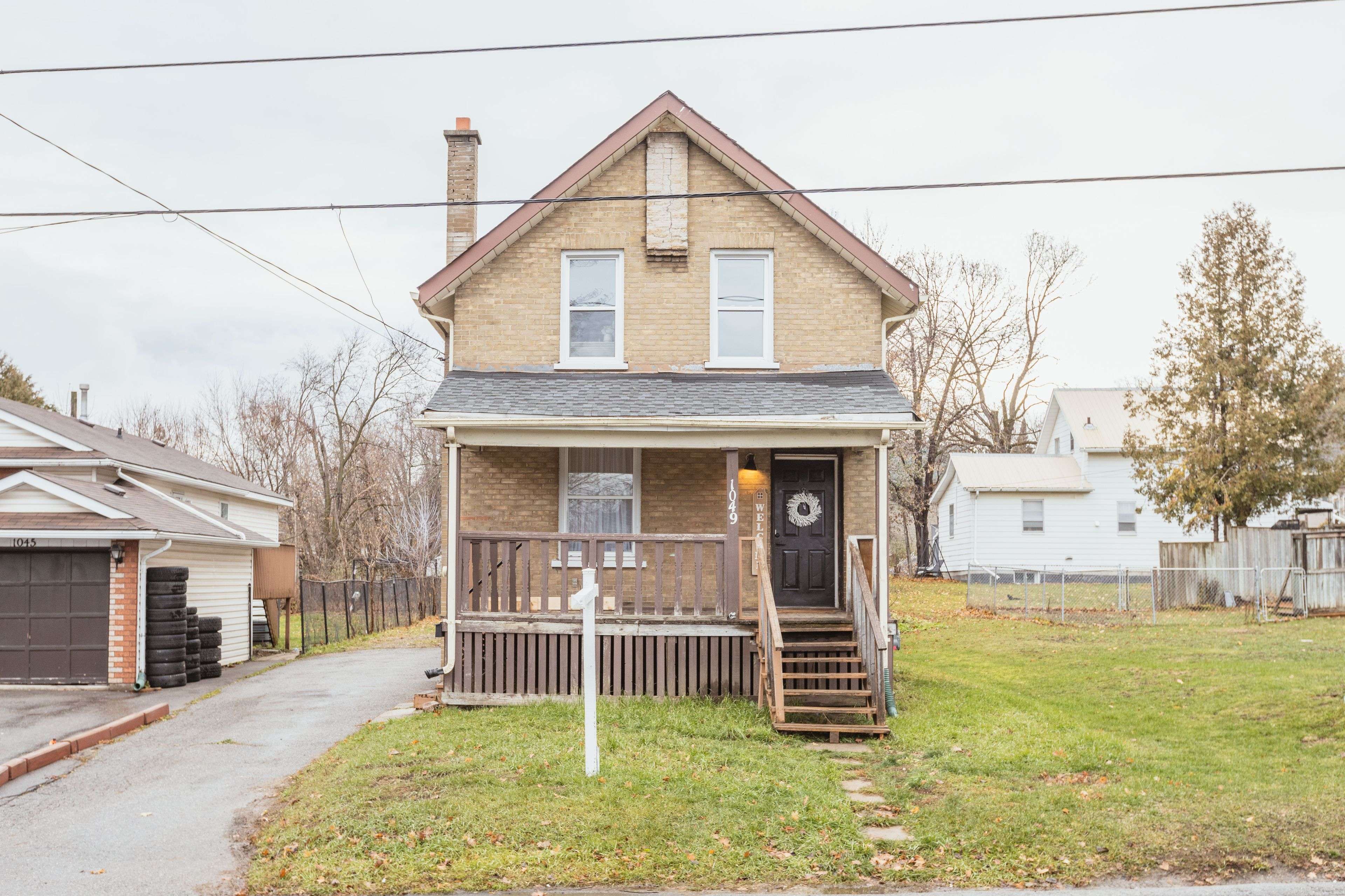 Peterborough, ON K9J 5R8,1049 High ST