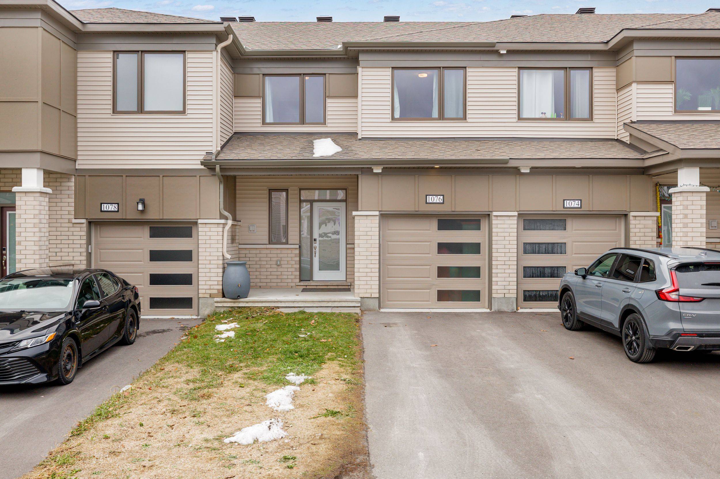 Kanata, ON K2S 3A3,1076 CURRAGLASS WALK