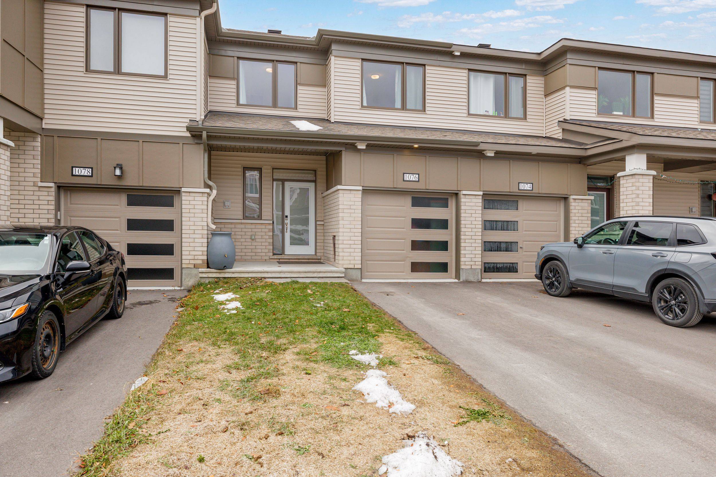 Kanata, ON K2S 3A3,1076 CURRAGLASS WALK