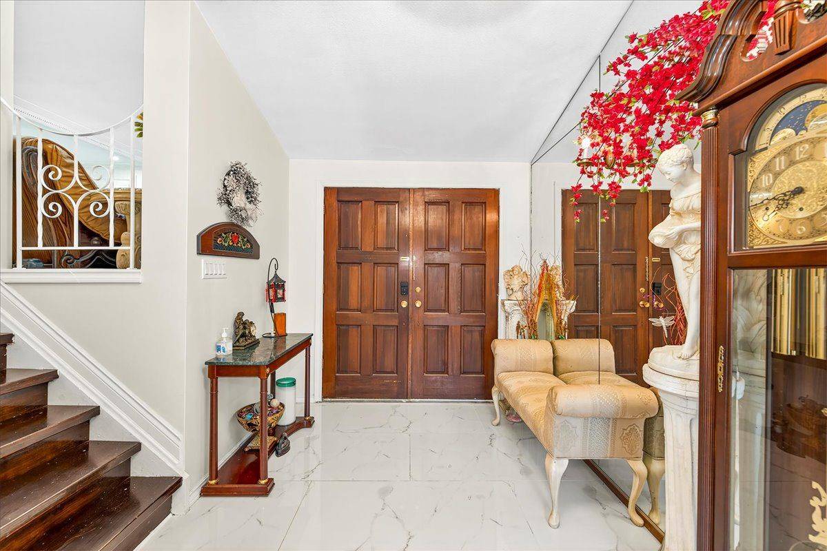 Hamilton, ON L8L 1E4,51 Picton ST