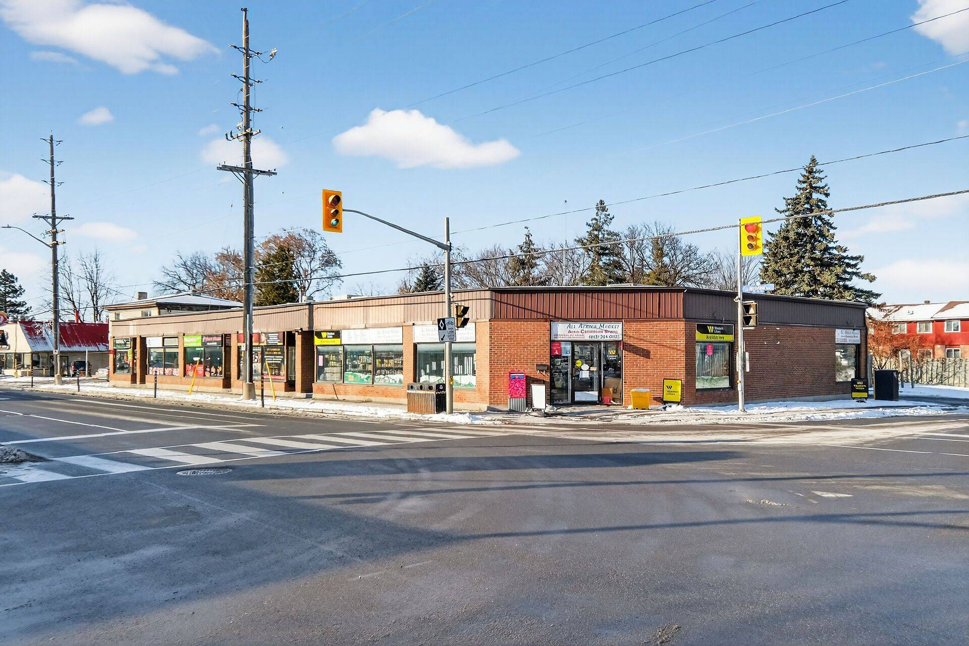 Vanier And Kingsview Park, ON K1K 1G7,411 MCARTHUR AVE