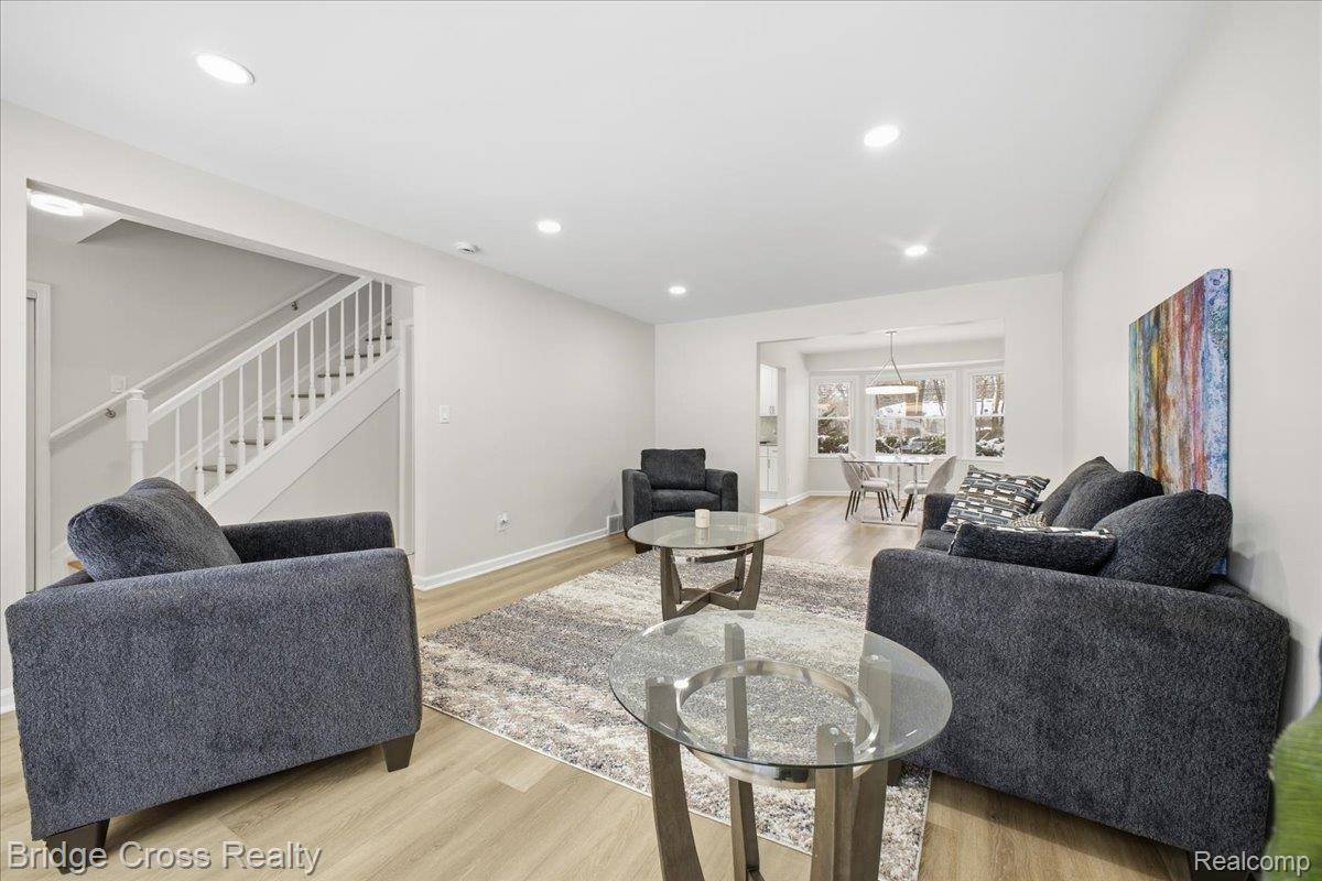 Lathrup Village, MI 48076,17537 Roseland BLVD