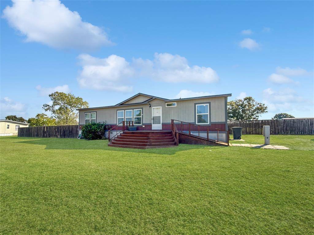 Southmayd, TX 75092,128 Willow Ridge Circle