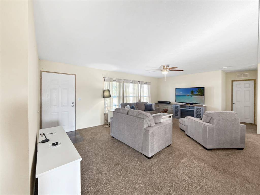 Southmayd, TX 75092,128 Willow Ridge Circle